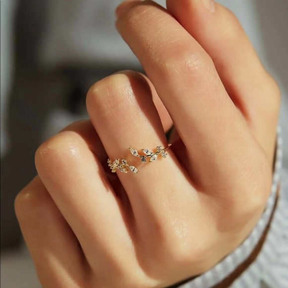 My Added Sparkle Jewelry - Leaf Rhinestone Ring